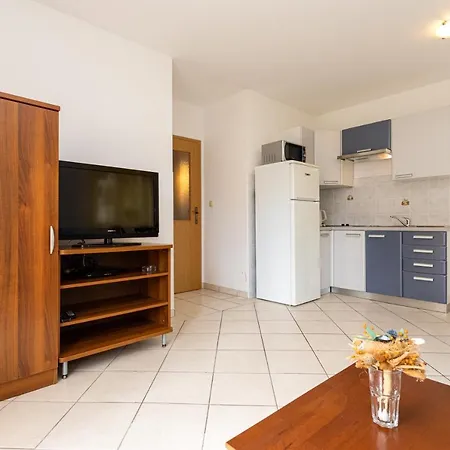 Apartments Crnekovic IV Baska  Exterior photo