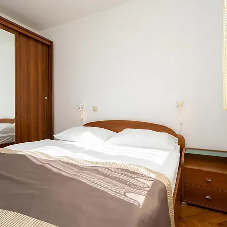 Apartments Crnekovic IV Baska  Exterior photo
