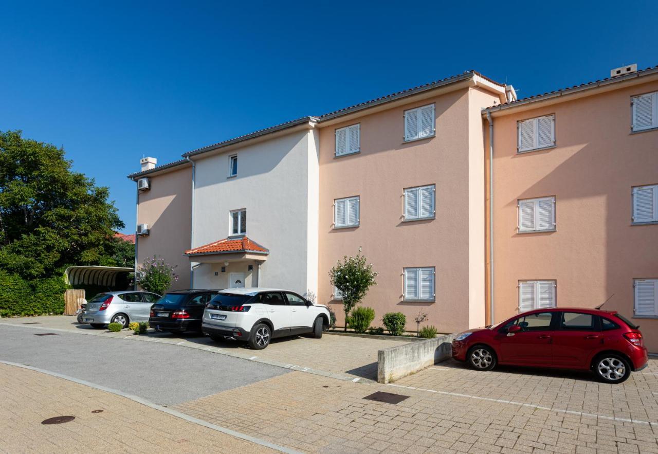 Crnekovic Iv Apartment *