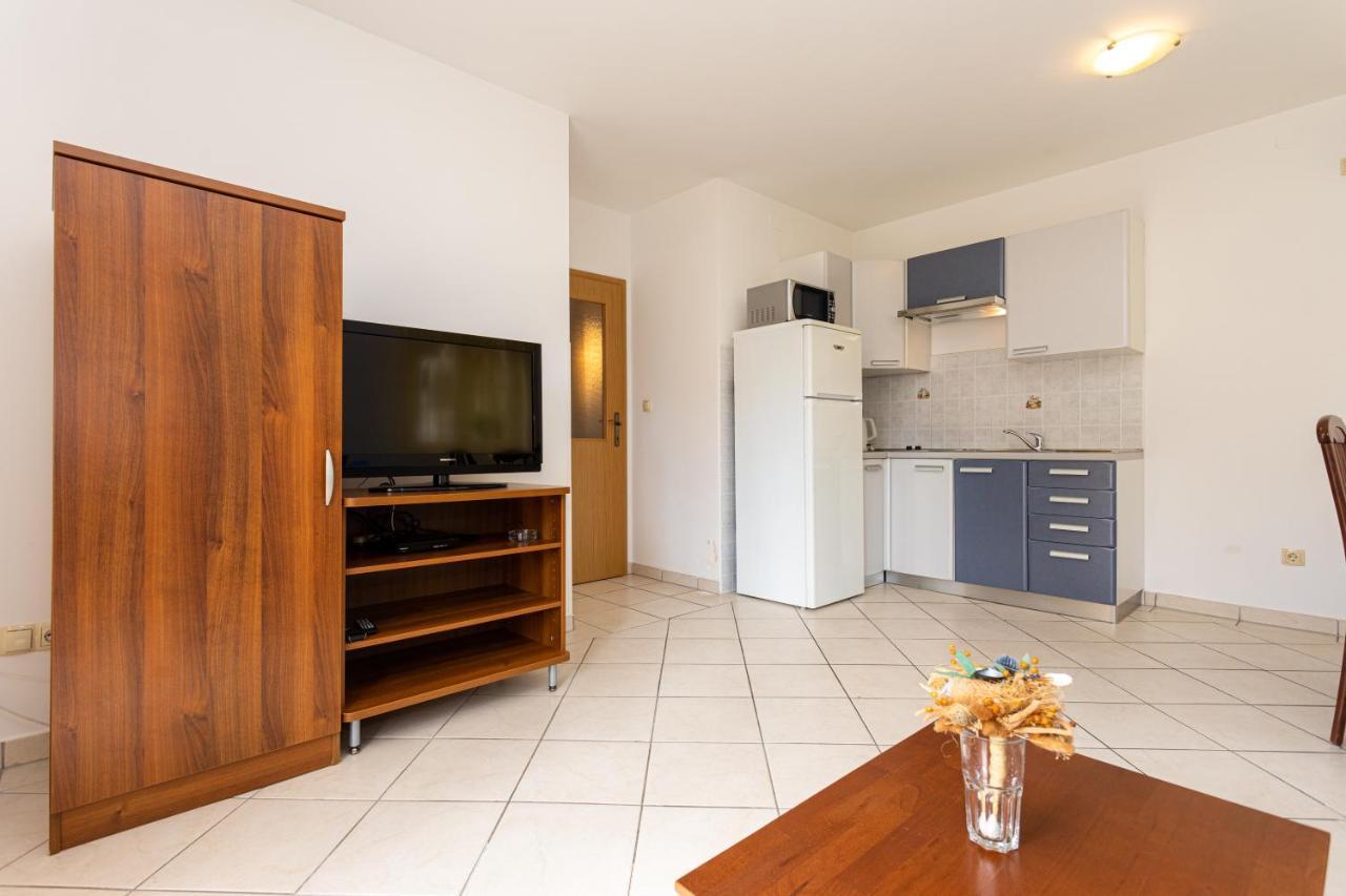 Apartment Crnekovic Iv Baska (Krk)